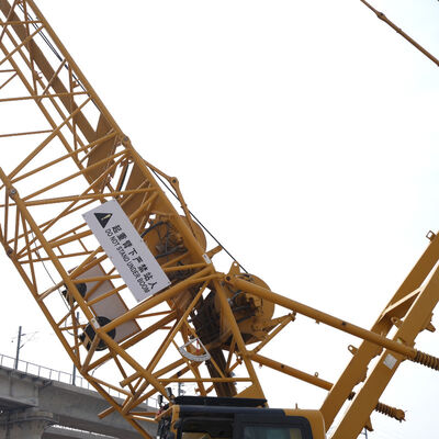 주문 최대 180톤의 리프팅 용량을 제공하는 300kW 엔진 동력 크롤러 크레인 기계, 최대 하중 처리를 위해 설계됨 online manufacture