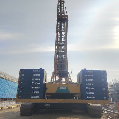 Buy XLC260 Giant Crawler Crane Used 75000kgs For Construction / Heavy Lifting online manufacture