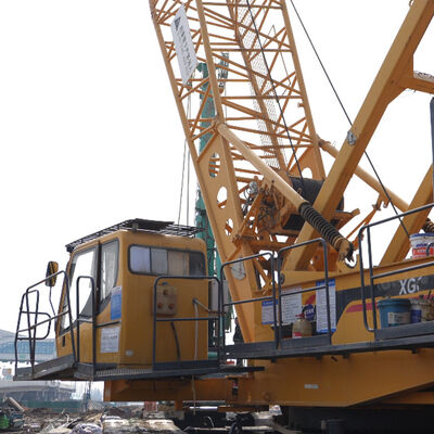 Buy Second Hand Crawler Cranes 200 Tons Jib Length 30M For Heavy Duty Construction Projects online manufacture